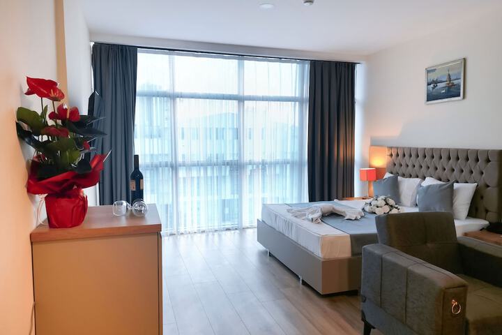 Room 5 of 28