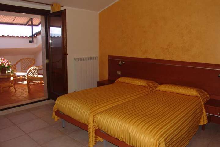 Room 5 of 37