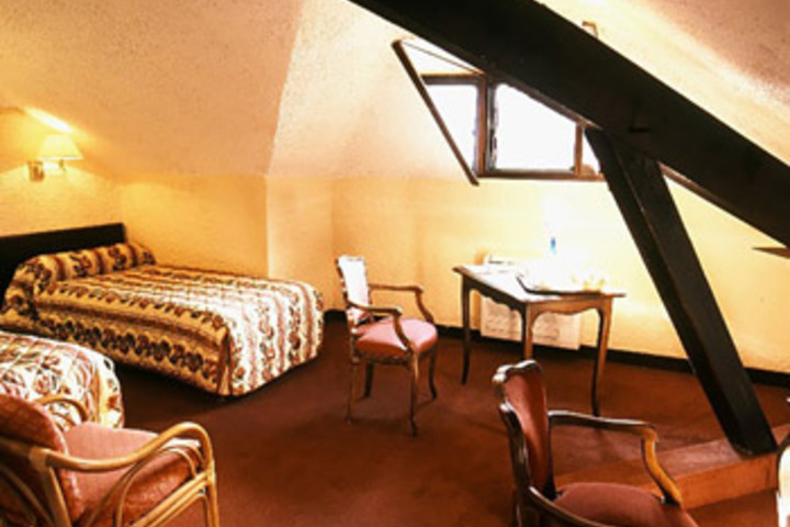 Room 12 of 31