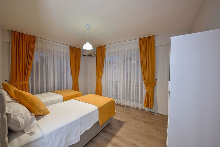Room 9 of 20