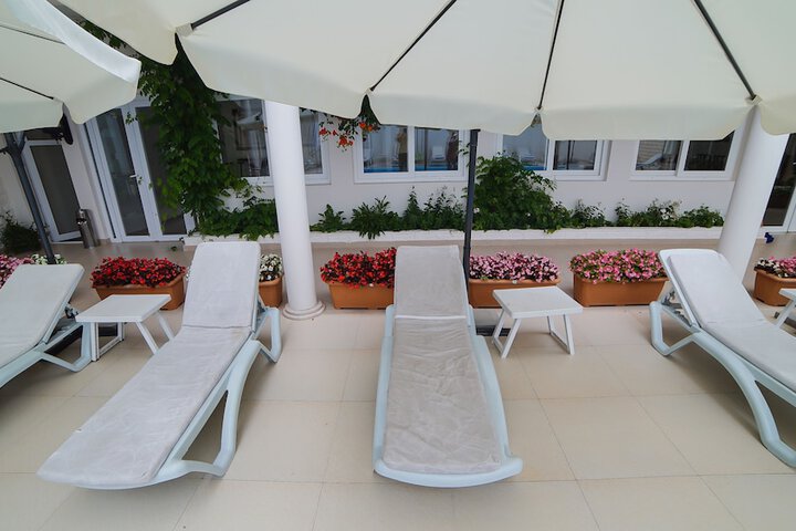 Sundeck 66 of 69