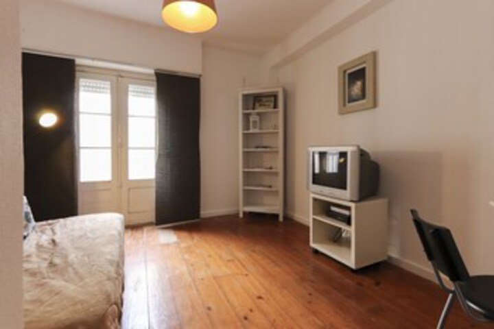 Room 13 of 19