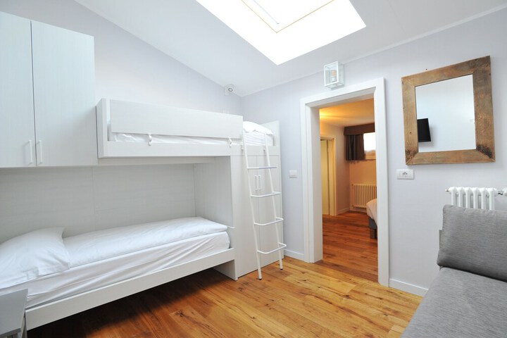 Room 10 of 61