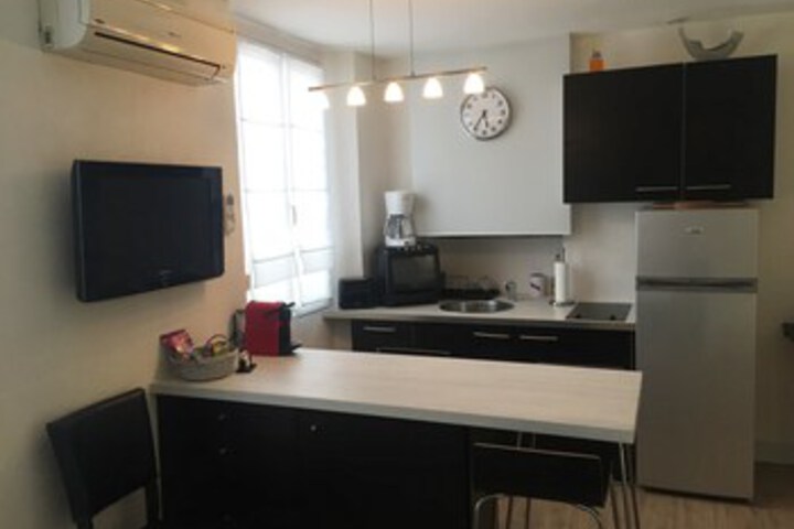 Room 3 of 10