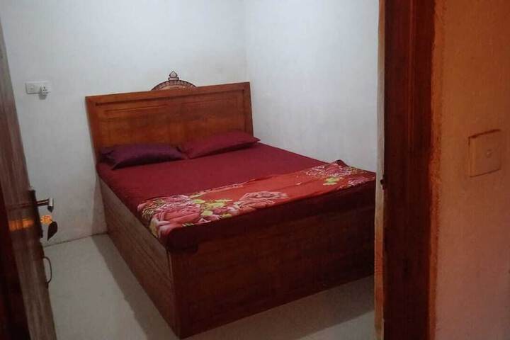 Room 5 of 52
