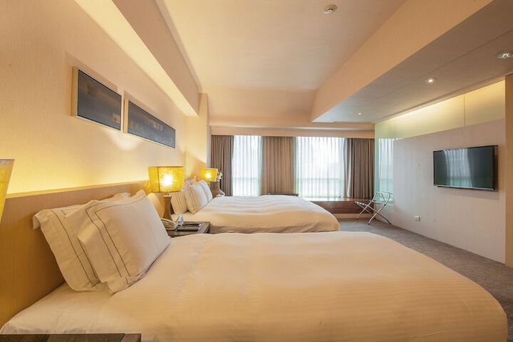 Room 34 of 137