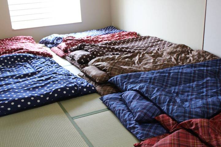 Room 8 of 37