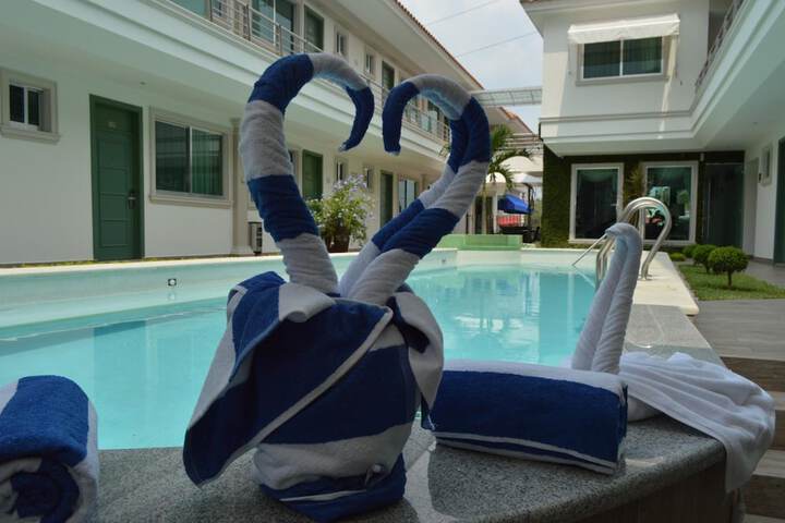 Pool 24 of 36