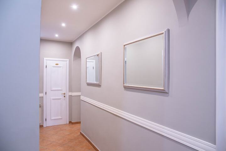 Ballroom/Hall 49 of 57