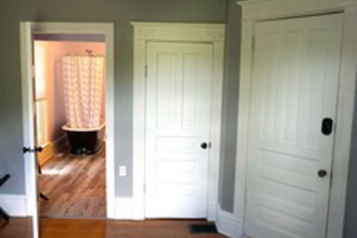 Room 32 of 42
