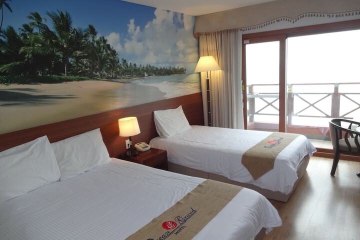 Room 16 of 36