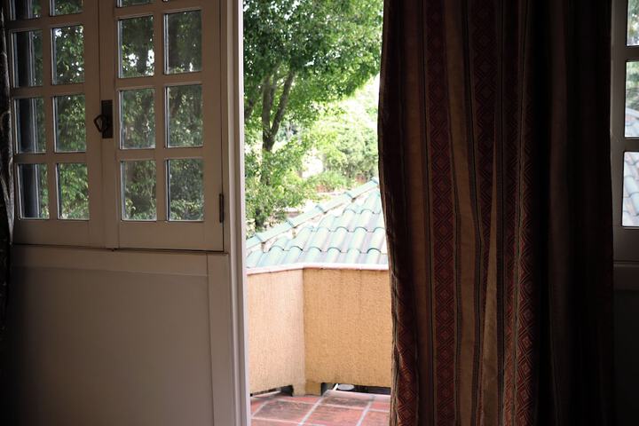Room 9 of 127