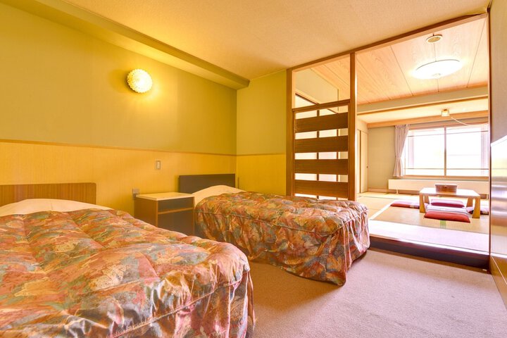 Room 3 of 27