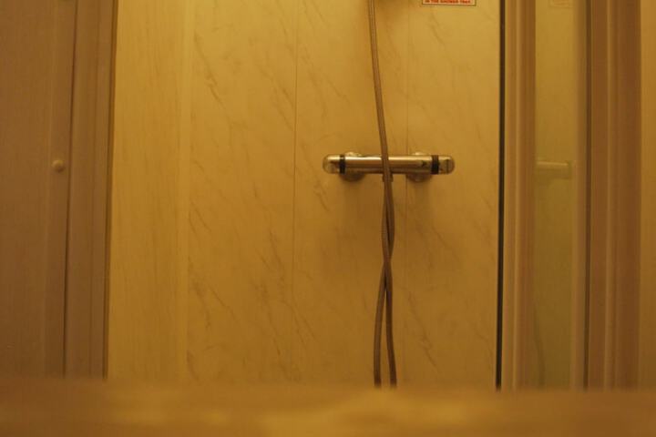Room 13 of 17
