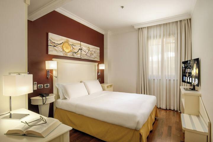 Room 42 of 185