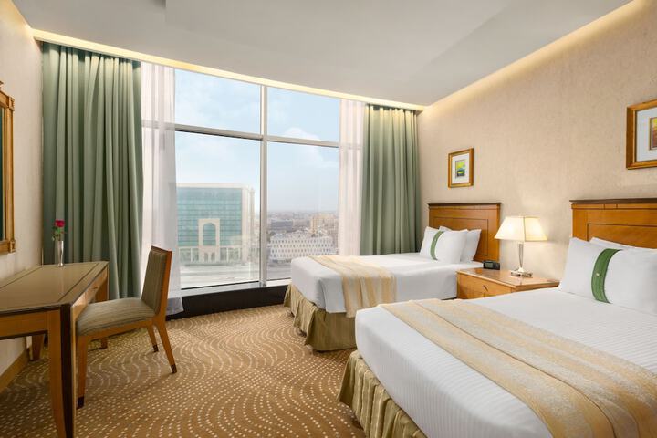 Room 9 of 48