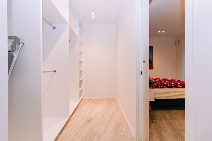 Room 2 of 54