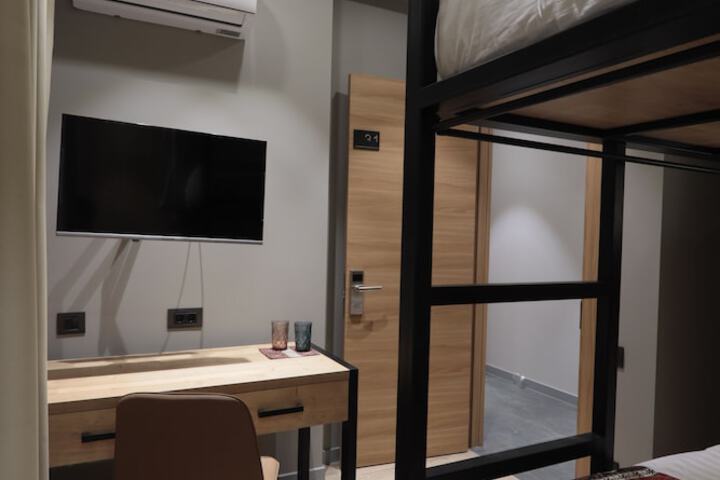 Room 7 of 61