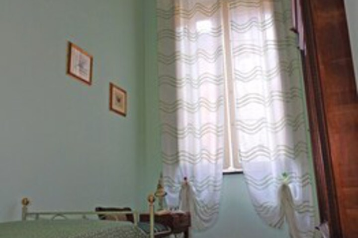 Room 20 of 34