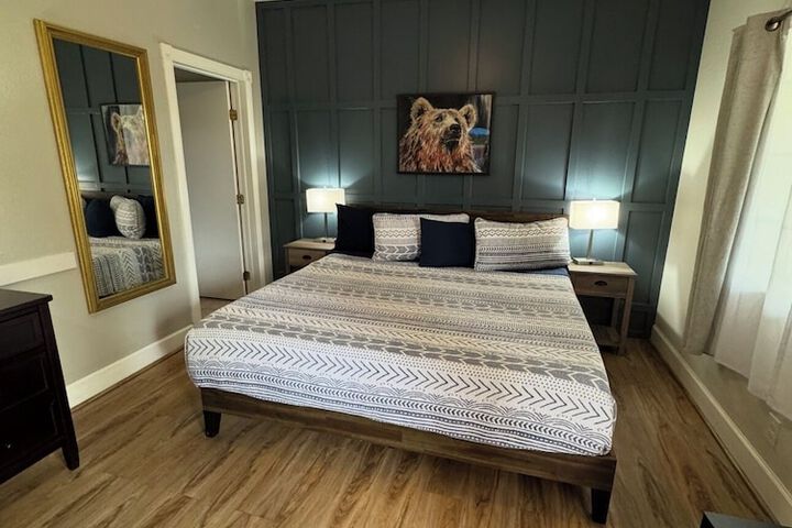 Room 9 of 18