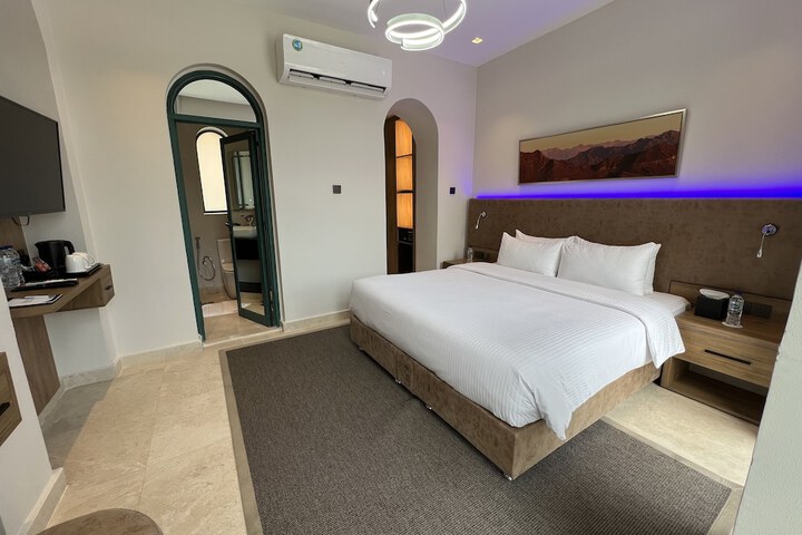 Room 10 of 79