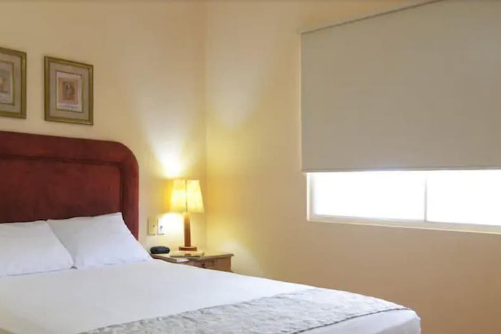 Room 25 of 109
