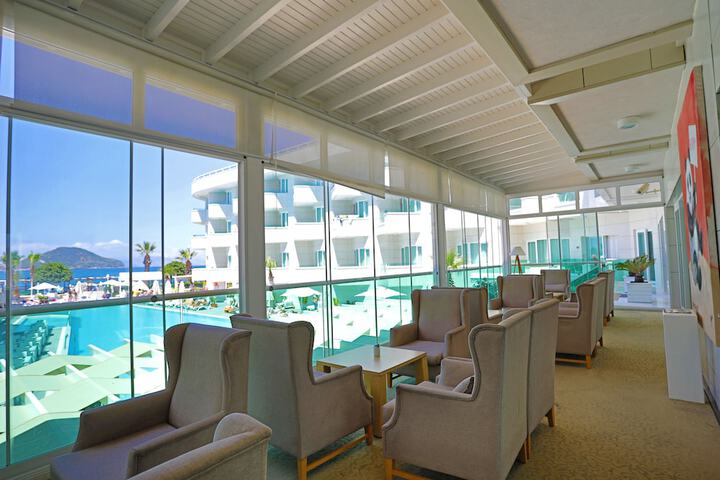 Hotel Interior 4 of 95