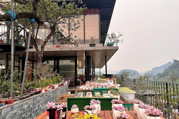 Hotel 156 of 190