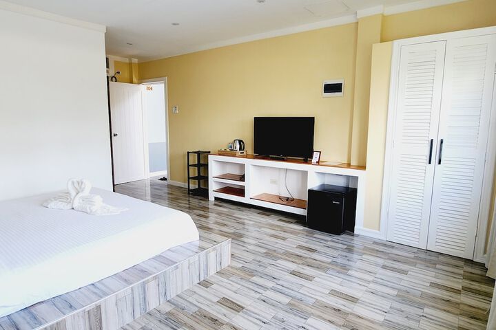Room 5 of 60