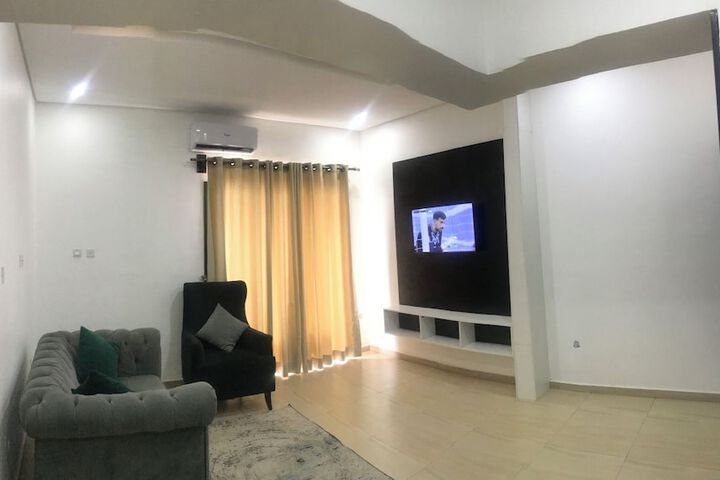 Room 9 of 66