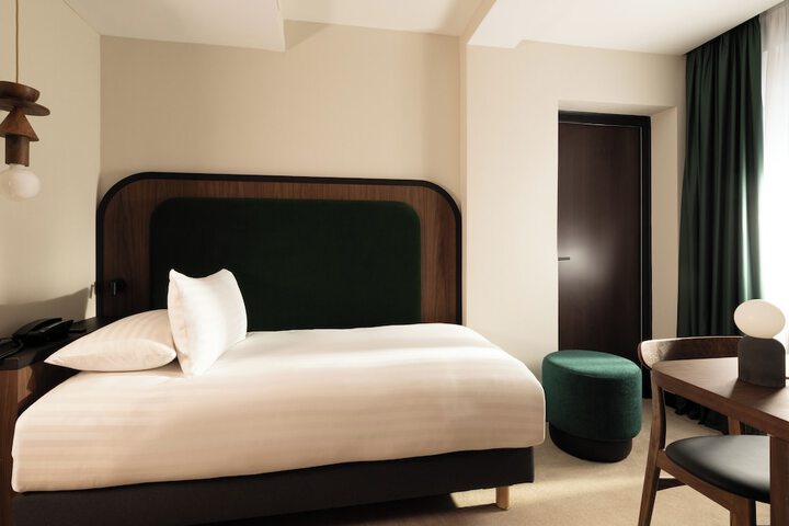 Room 35 of 80