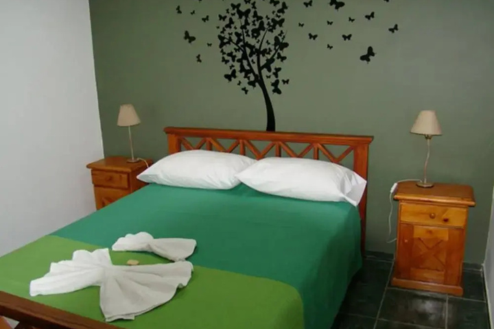 Room 2 of 20