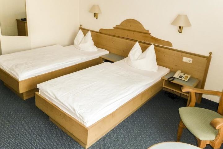 Room 5 of 22