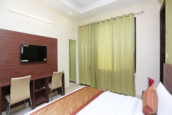 Room 5 of 23