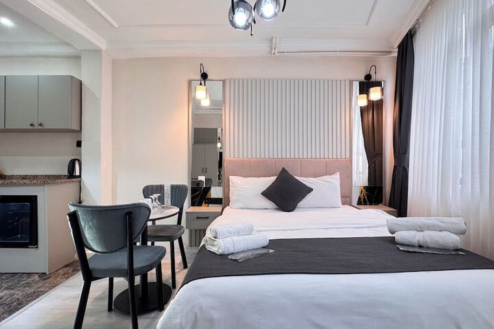 Room 14 of 32