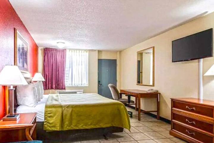 Room 8 of 21