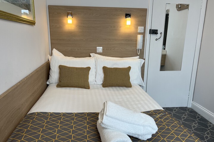 Room 10 of 23