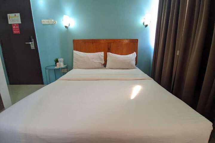 Room 16 of 19