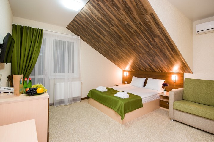 Room 8 of 35