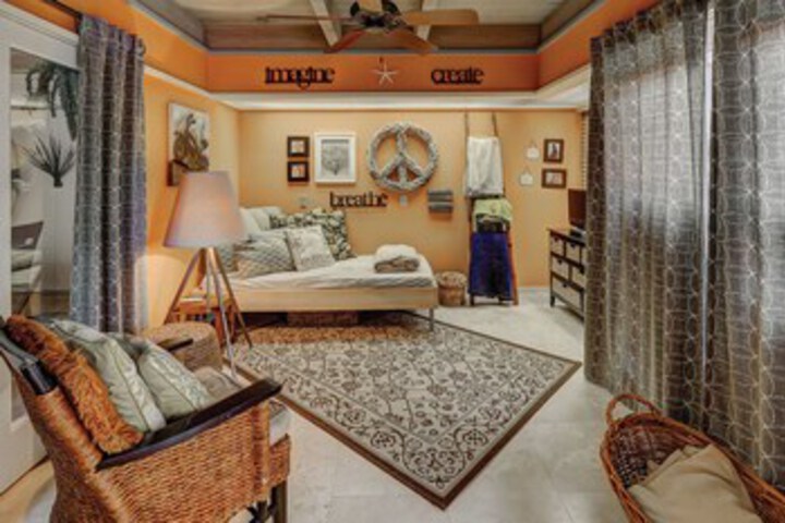 Room 6 of 20