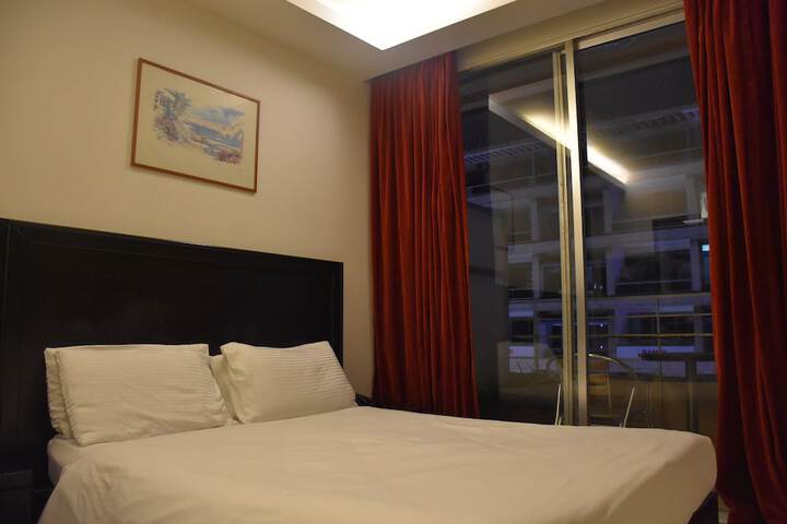 Room 12 of 34