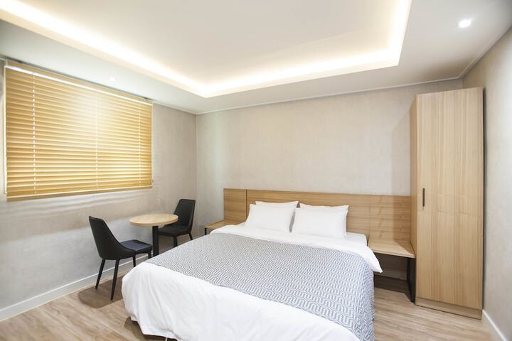 Room 35 of 119
