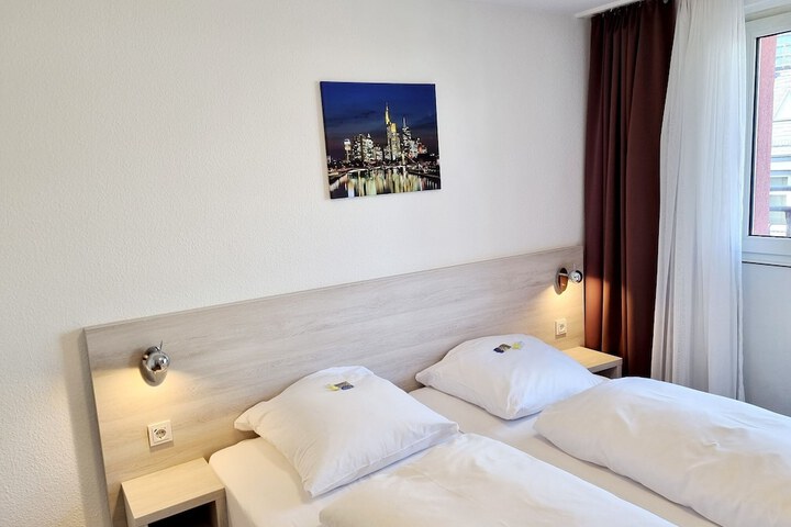 Room 15 of 65