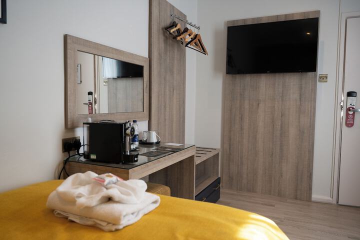 Room 13 of 45
