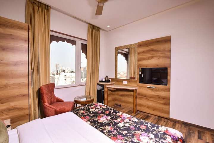 Room 7 of 29