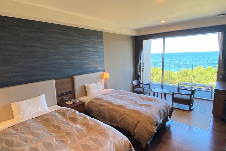 Room 9 of 35