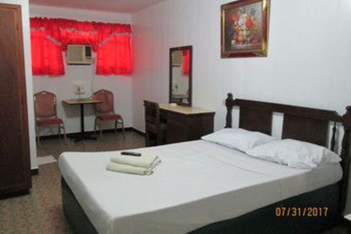 Room 6 of 30