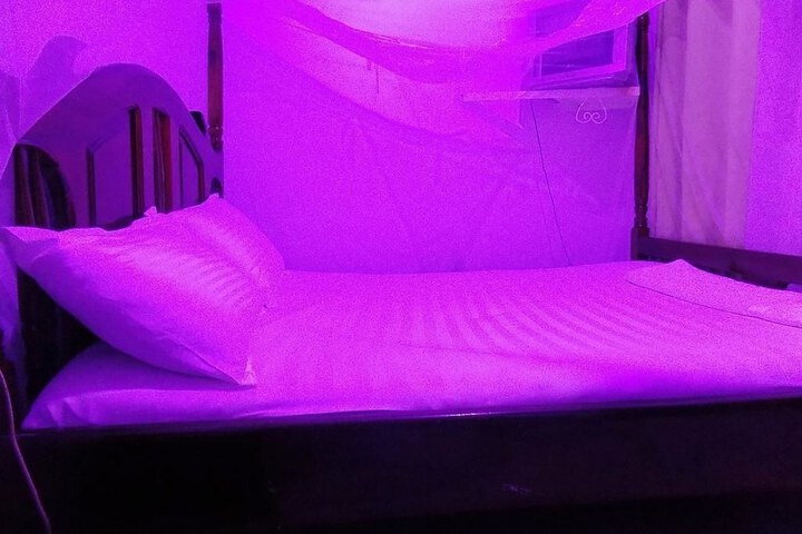 Room 12 of 23