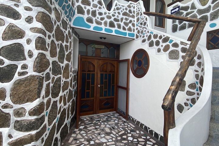 Room 5 of 204