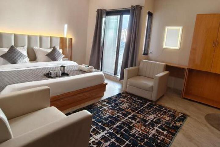 Vamika Family Suites